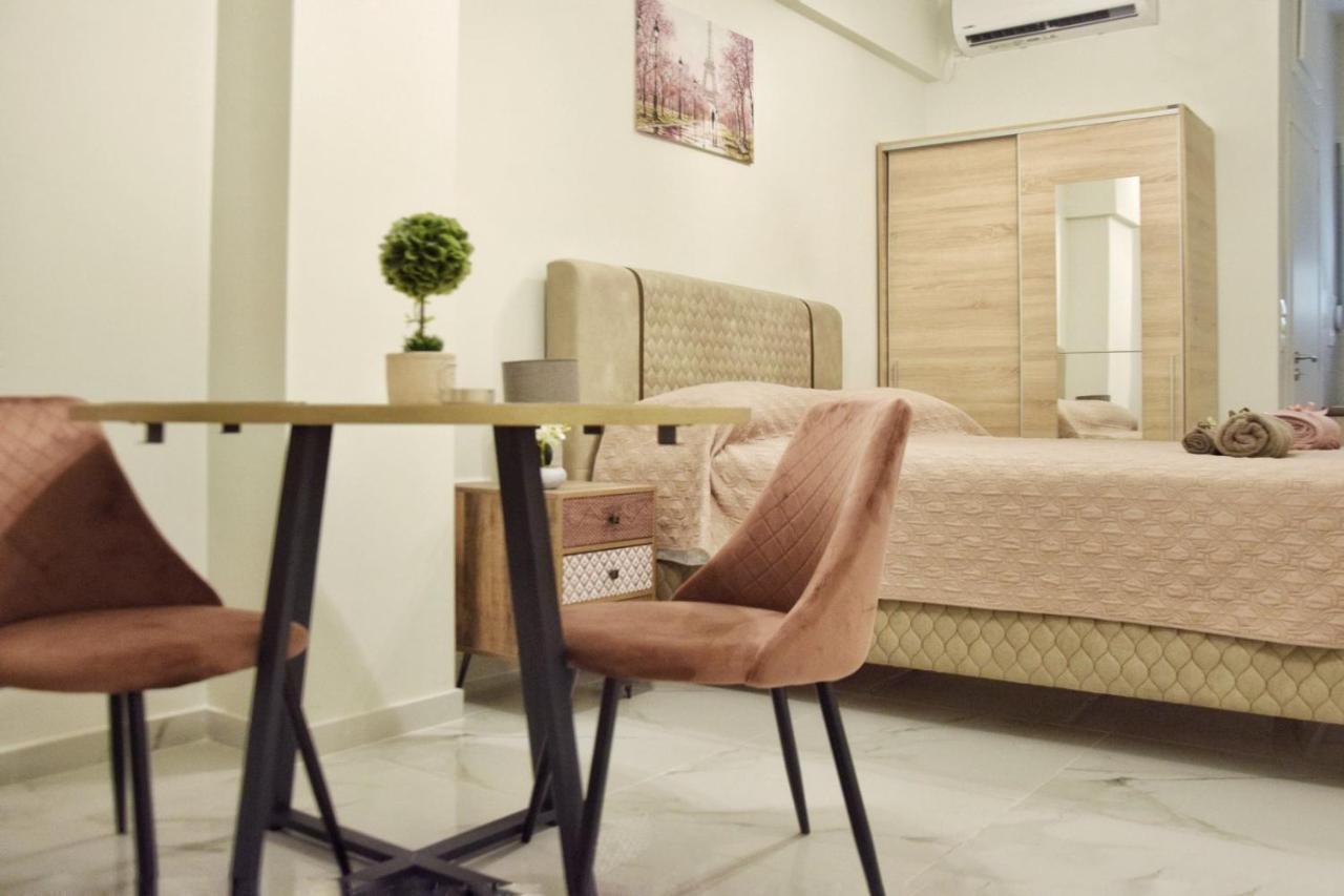 Dionisooss Apartment เอเธนส์ ภายนอก รูปภาพ